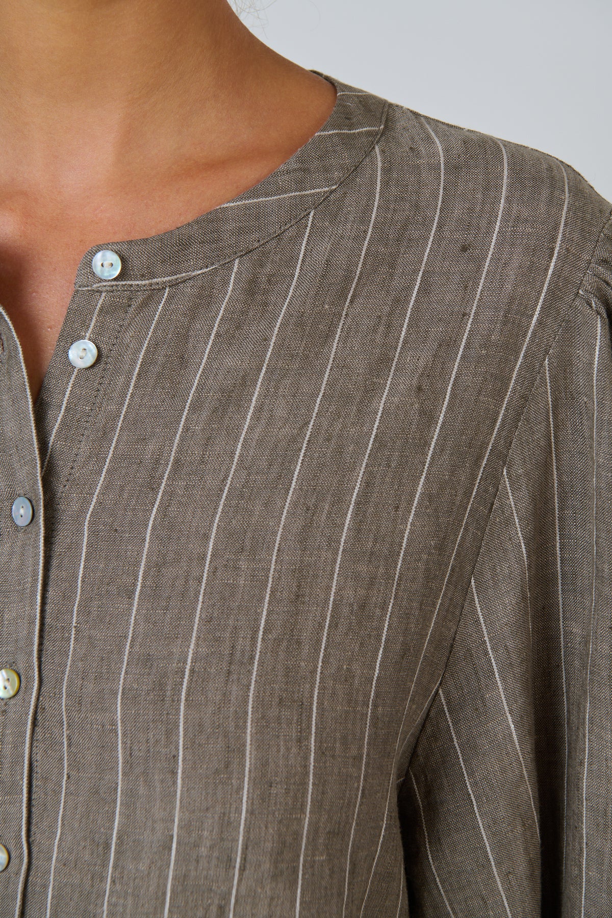 Naturals GA590 Linen Top - Gauze
