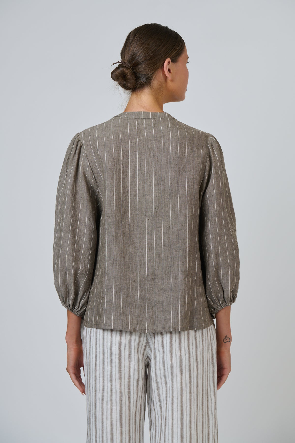 Naturals GA590 Linen Top - Gauze