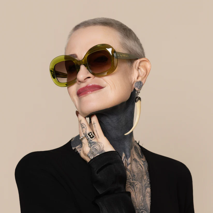 Happy To Sit On Your Face Discernment Sunglasses - Olive