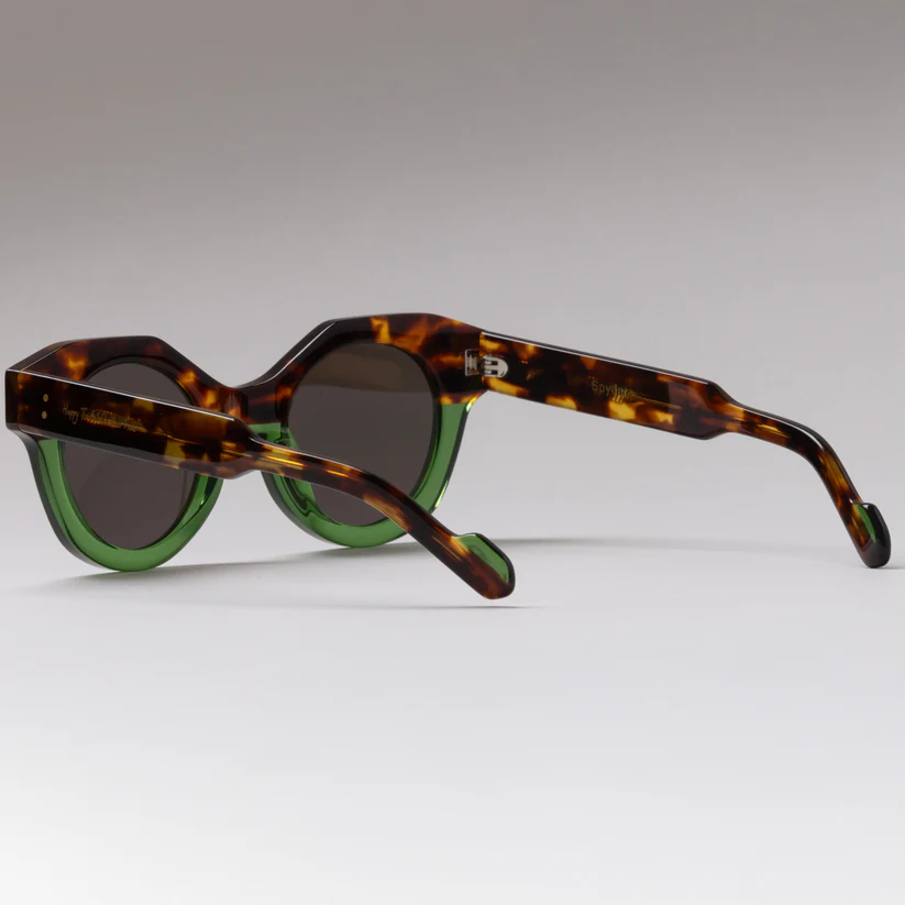 Happy To Sit On Your Face Spyder Sunglasses - Hunter Tort