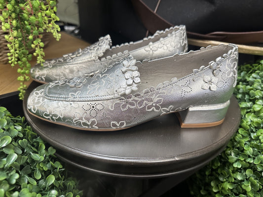 Django & Juliette Valvos Loafer - Silver