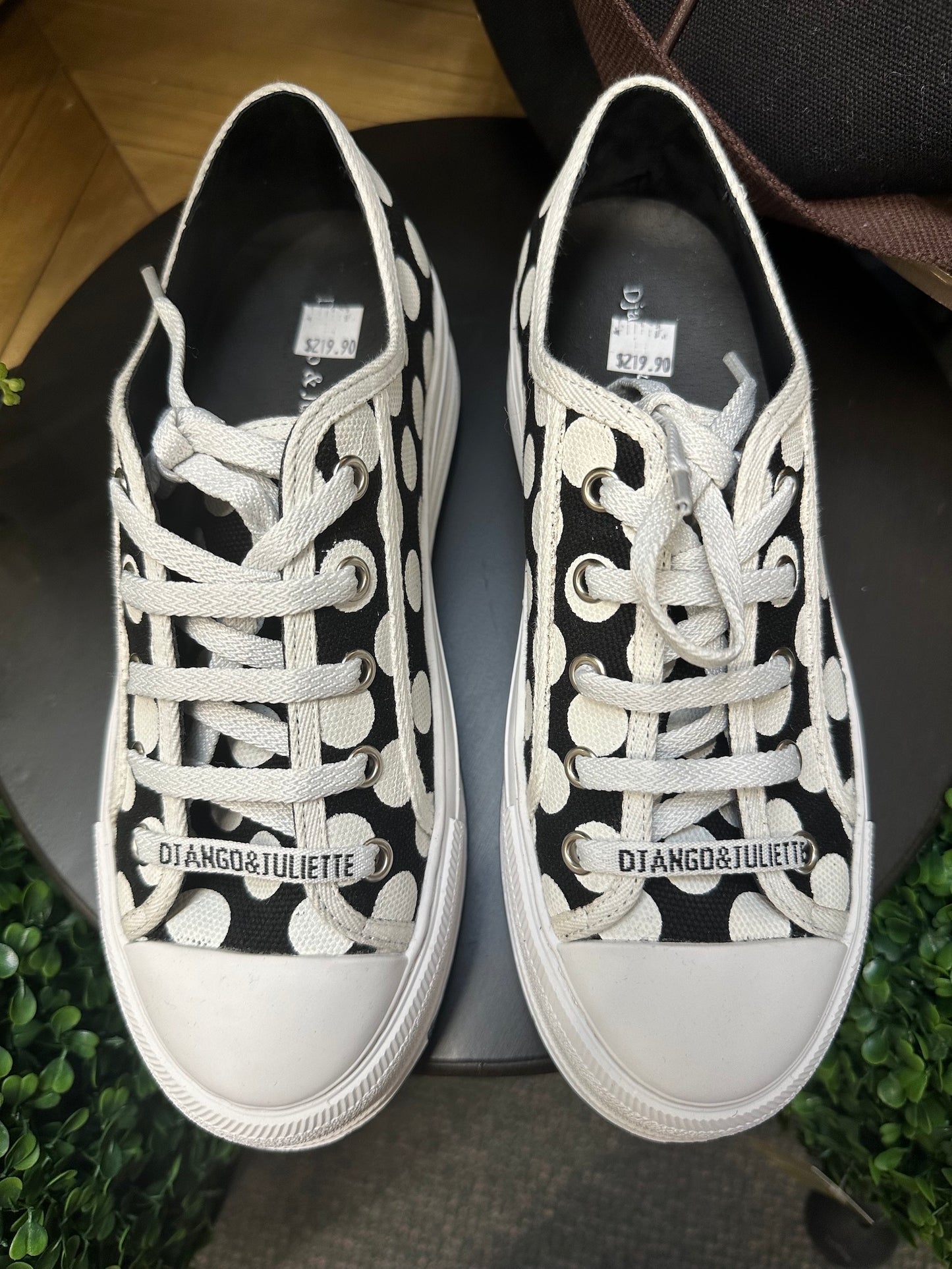 Django & Juliette Genesiss Sneaker - Black & White Spot