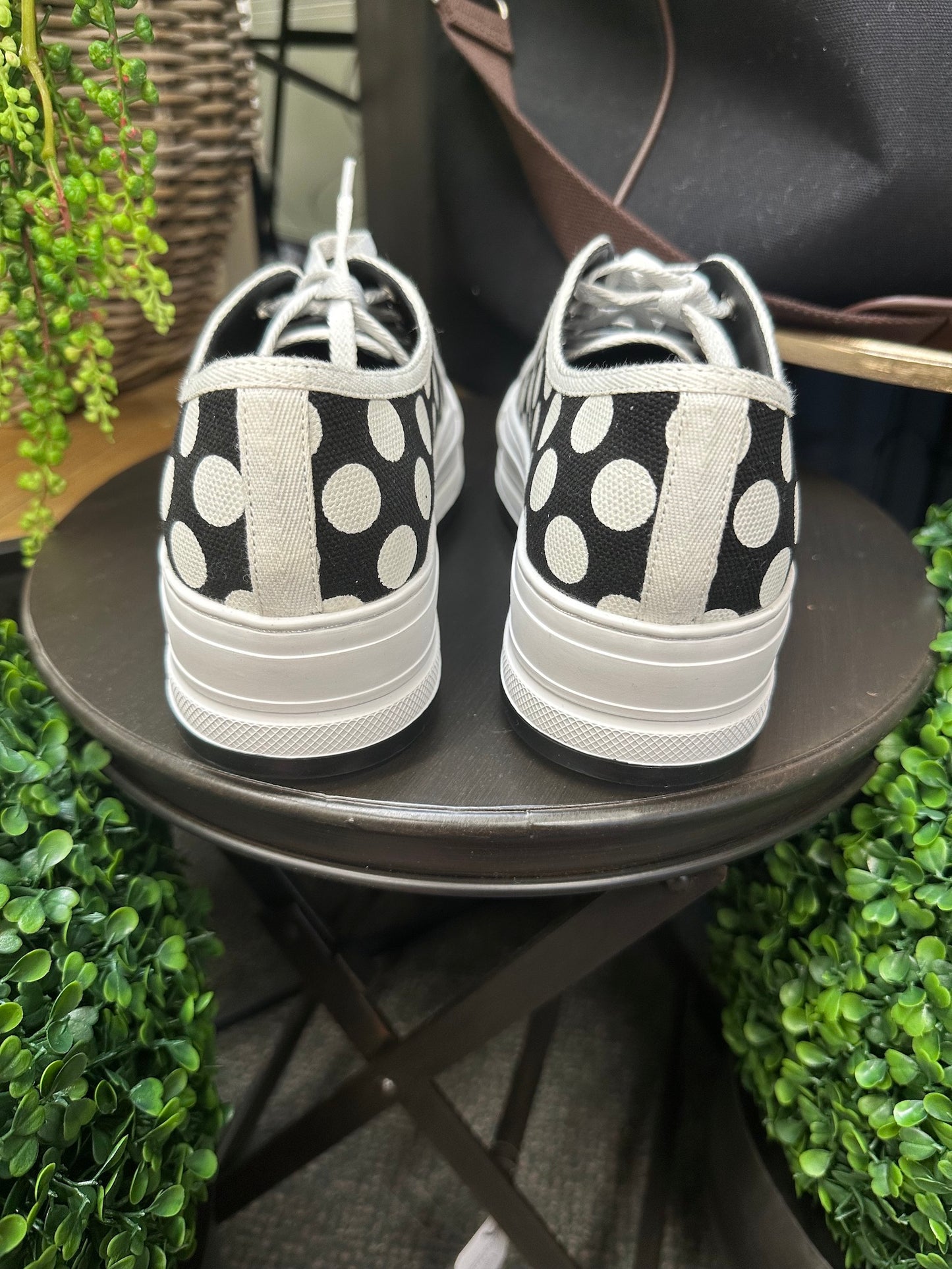 Django & Juliette Genesiss Sneaker - Black & White Spot