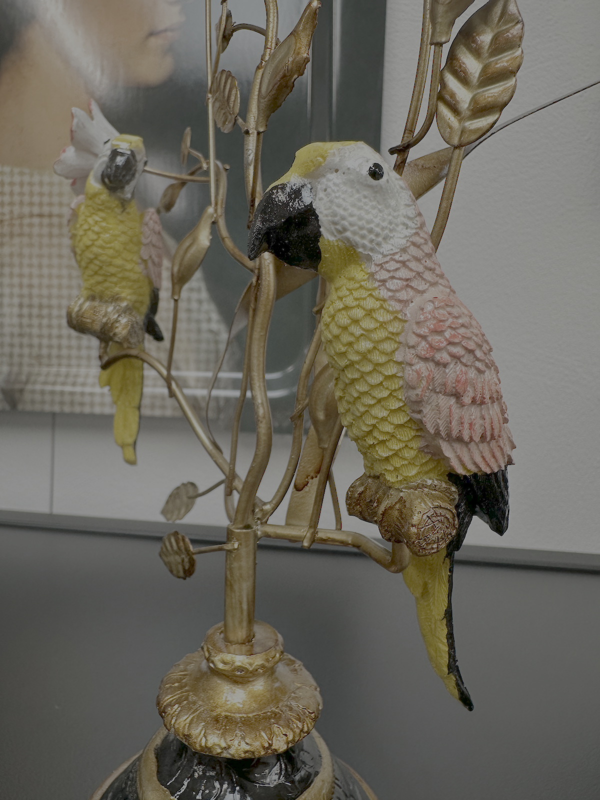 Jonglea Candle holder - Regal Parrots Yellow