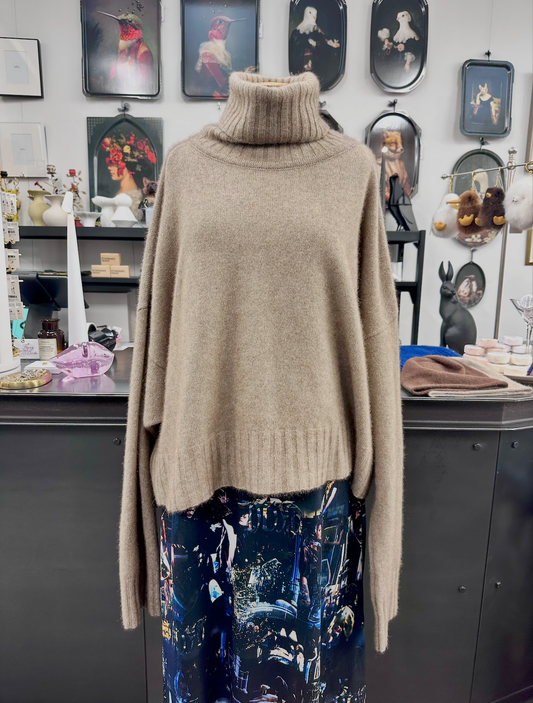 Lela Jacobs U Turtle Crop - Natural