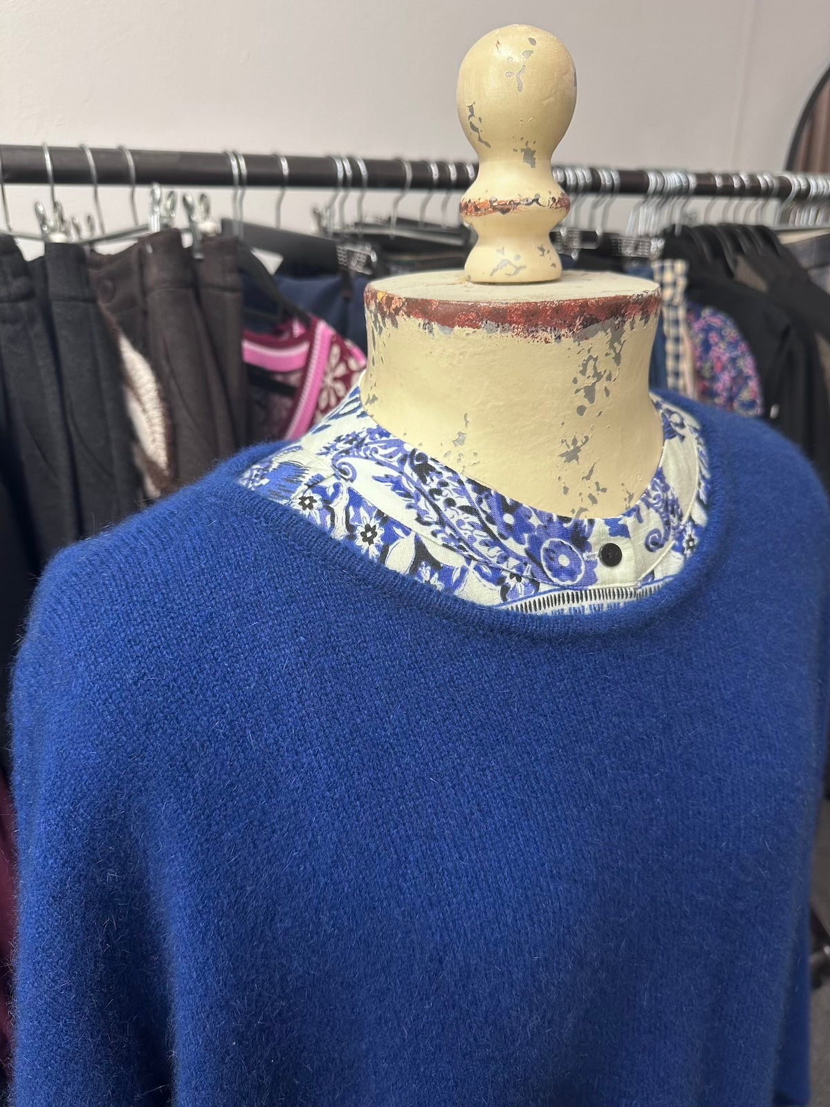 Lela Jacobs U Crop - Azure