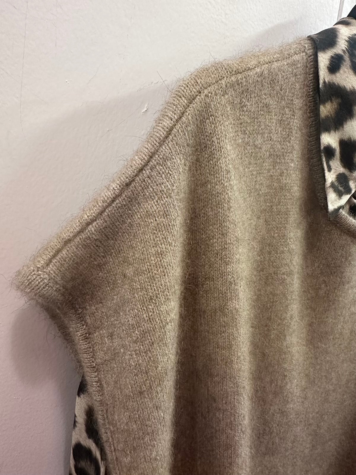 Lela Jacobs U Vest - Natural