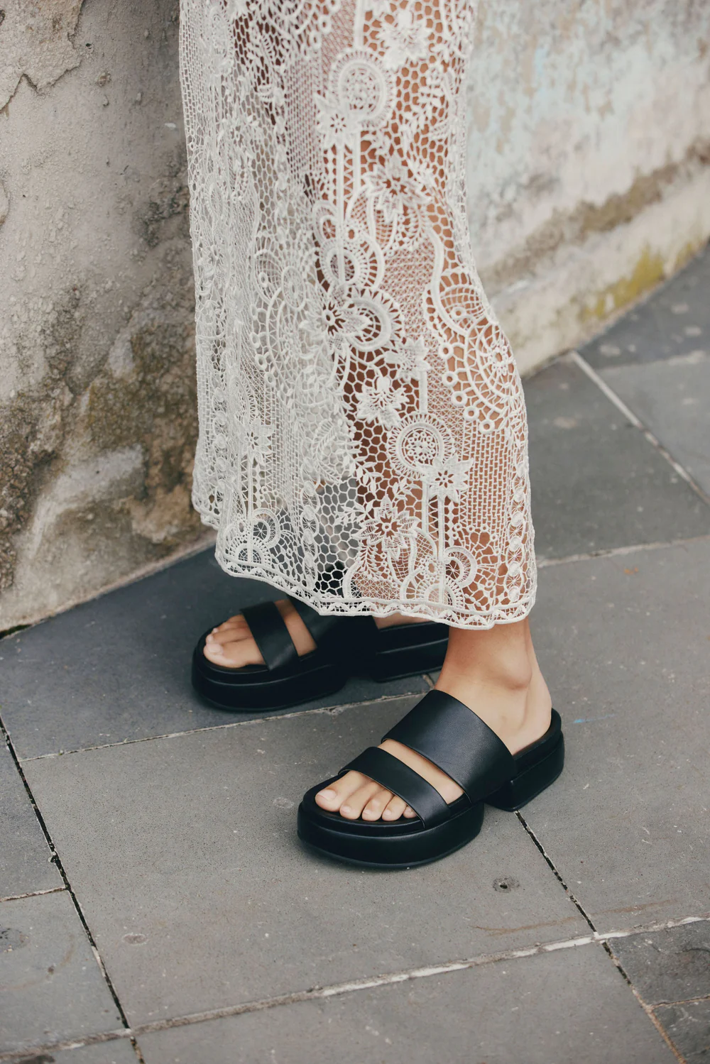 Chaos & Harmony Latitude Slide - Black