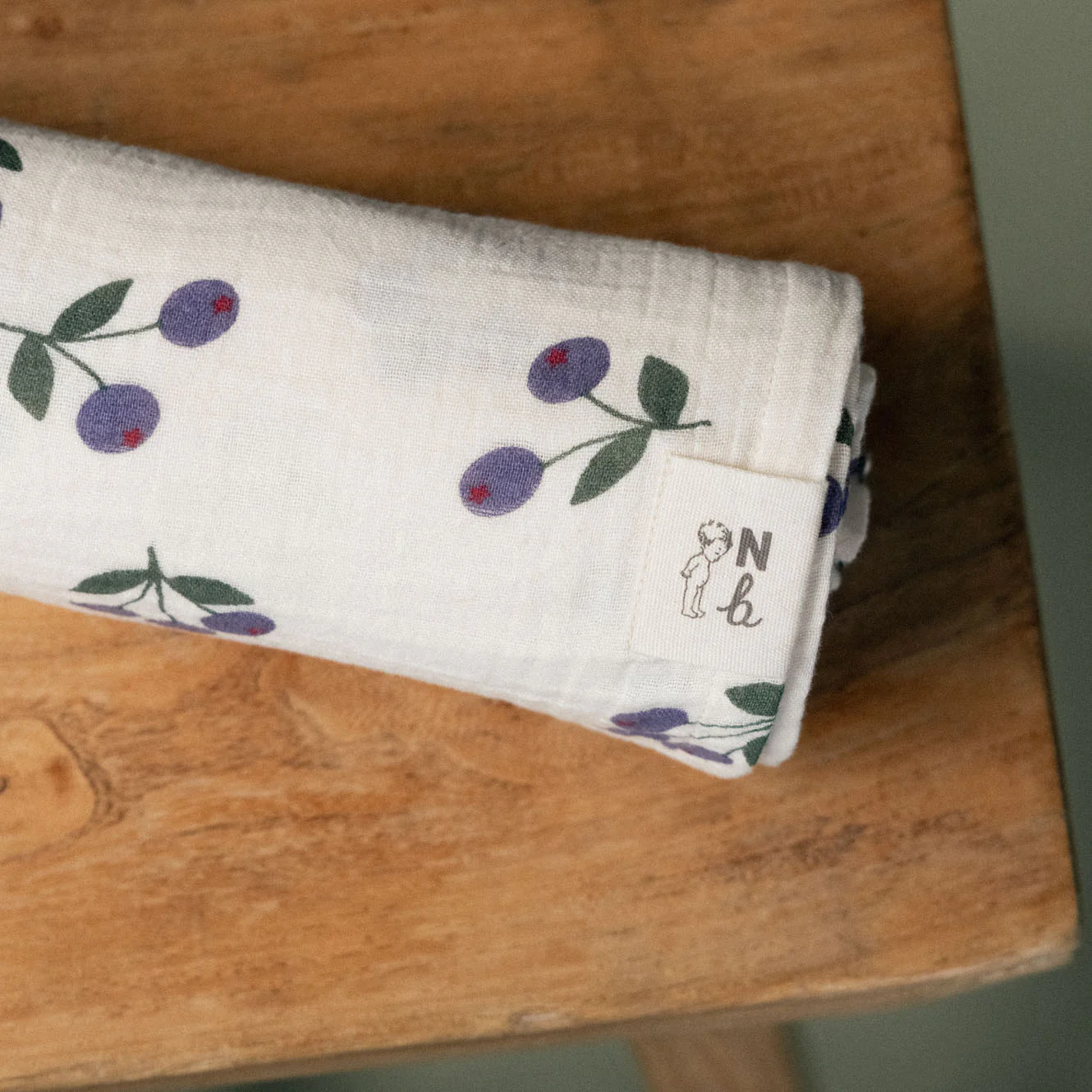 Nature Baby Muslin Wrap - Winter Berry Natural Print
