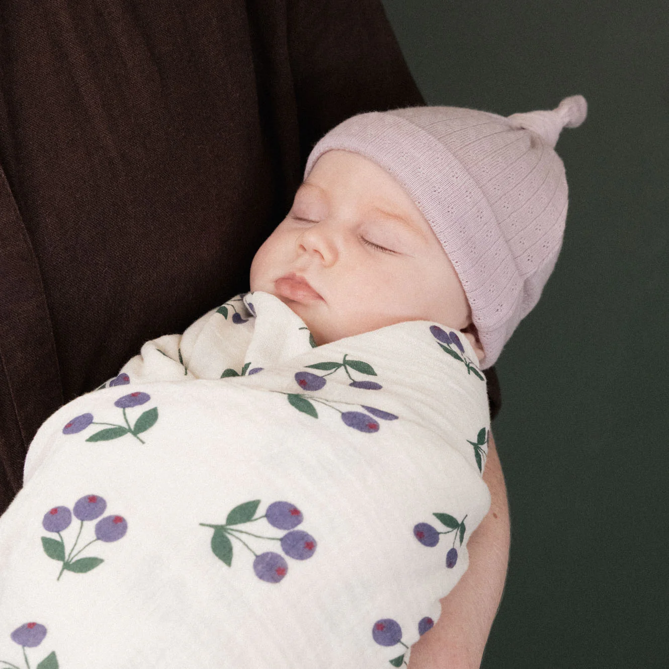 Nature Baby Muslin Wrap - Winter Berry Natural Print