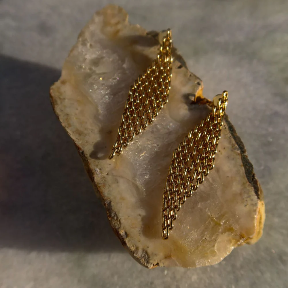 Queen Of The Foxes Earrings - Mesh Diamond