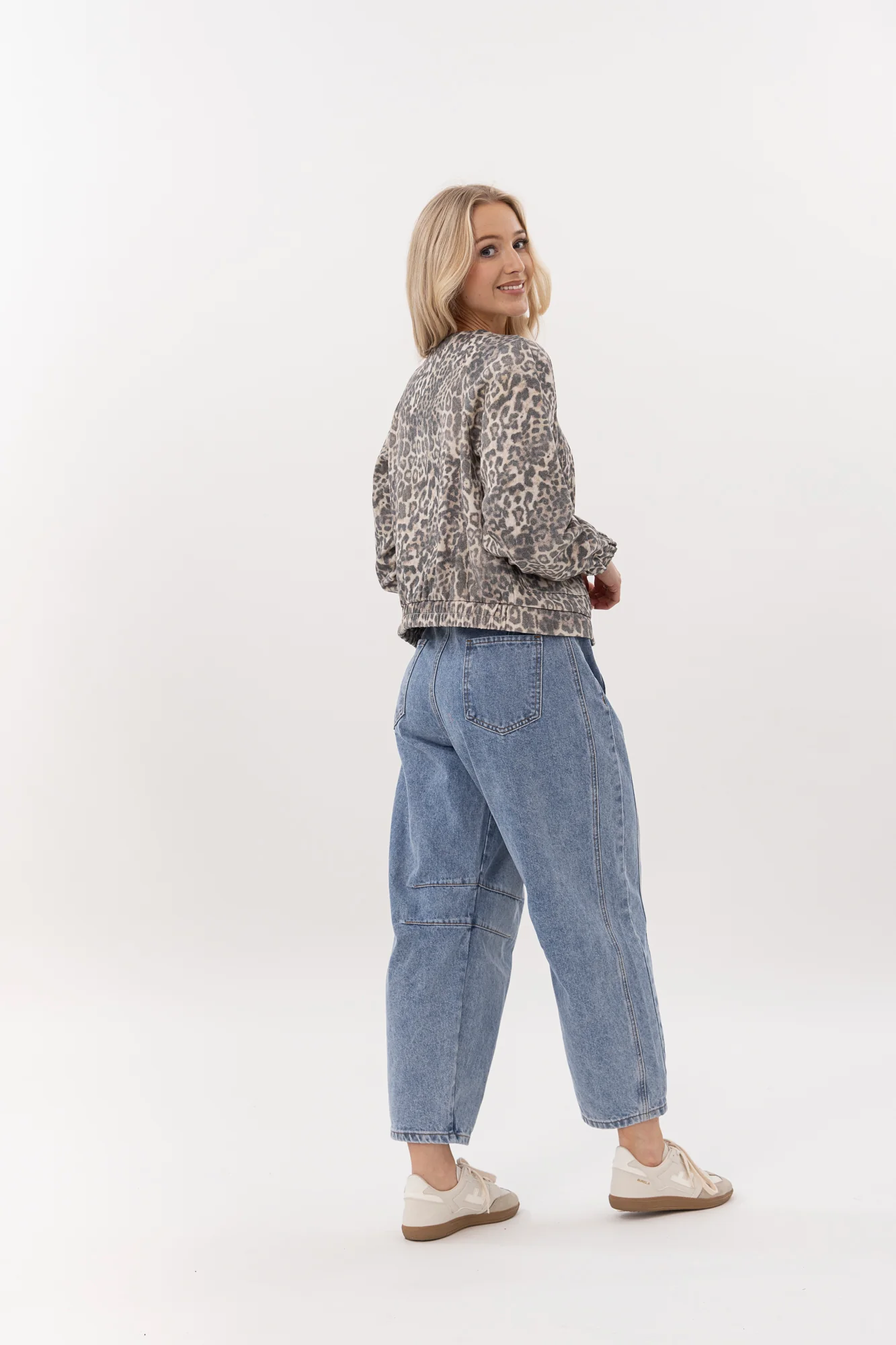 Mi Moso Barrel Jean - Light Wash