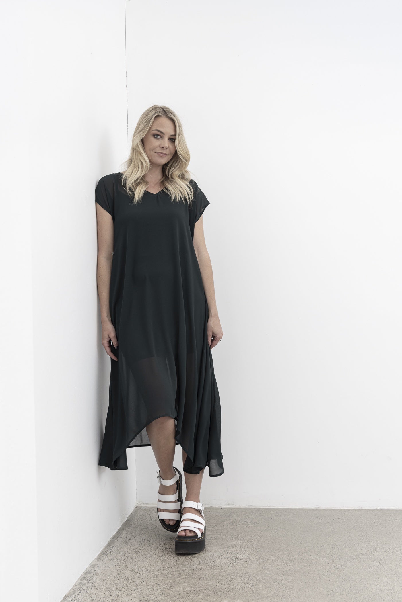 NES Dreamliner Dress - Black