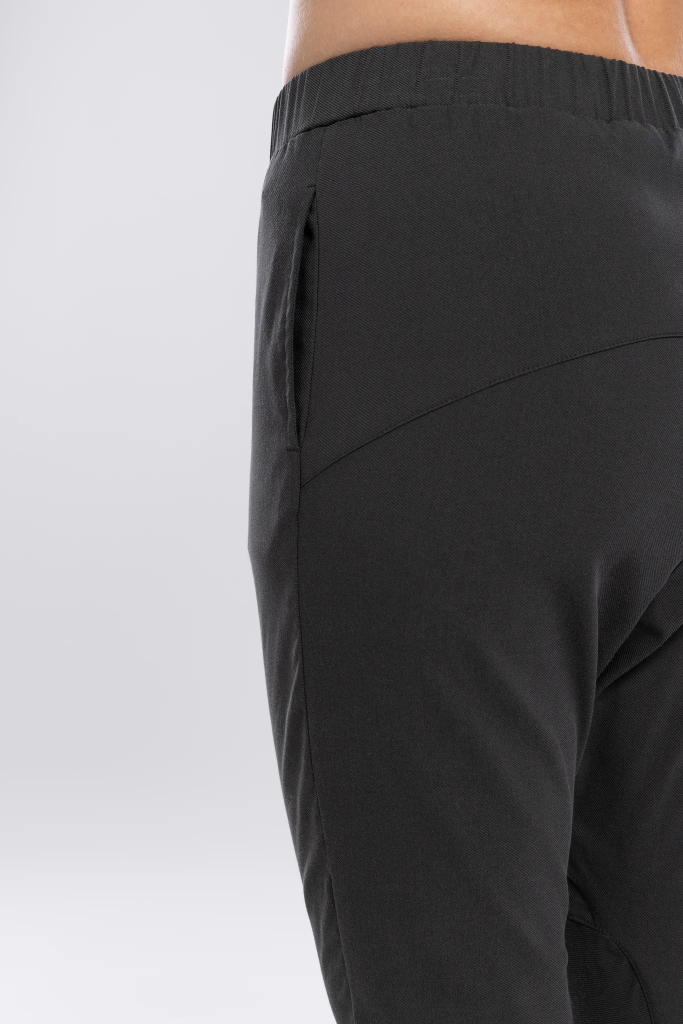 Nes Reefer Pant - Black