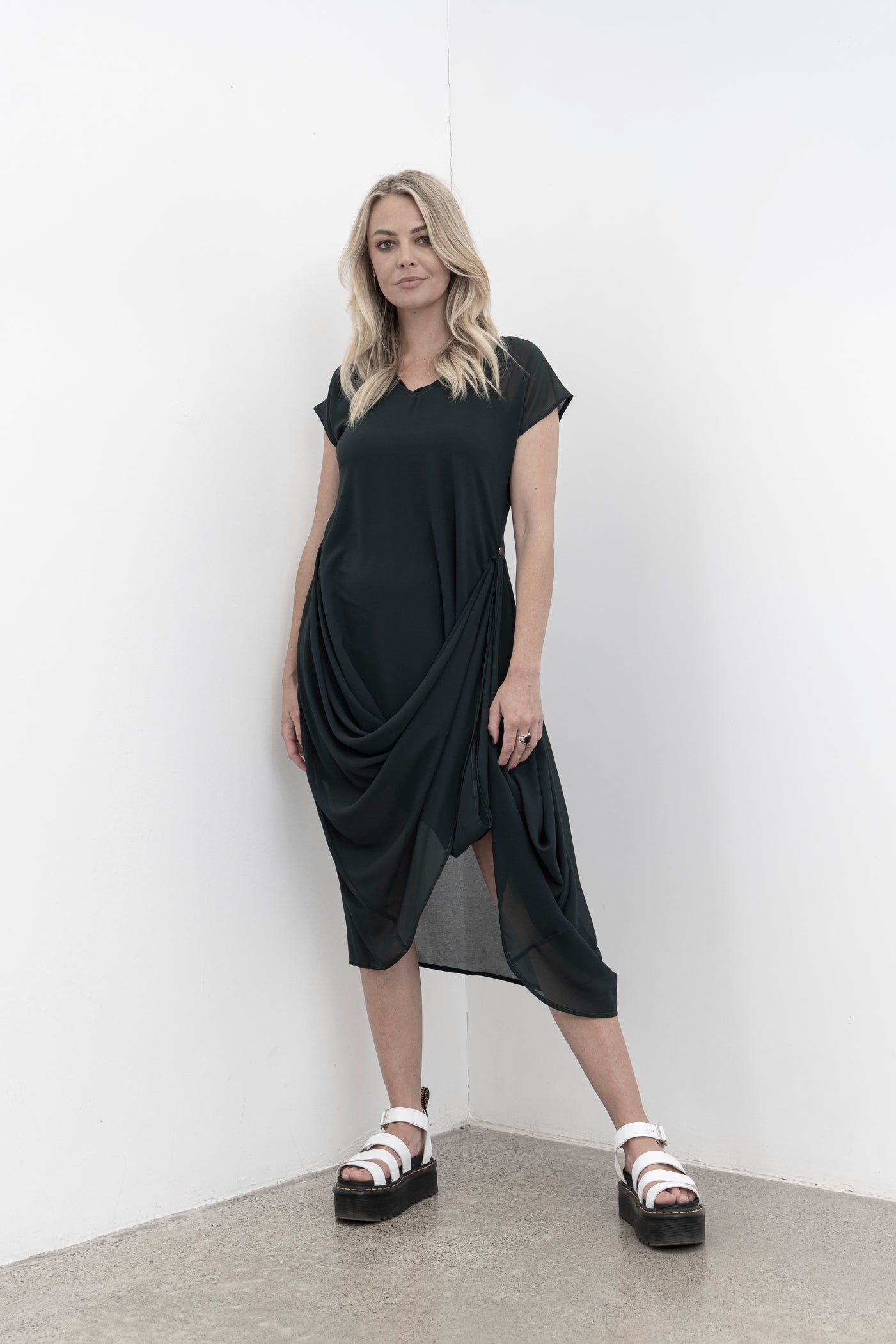 NES Dreamliner Dress - Black