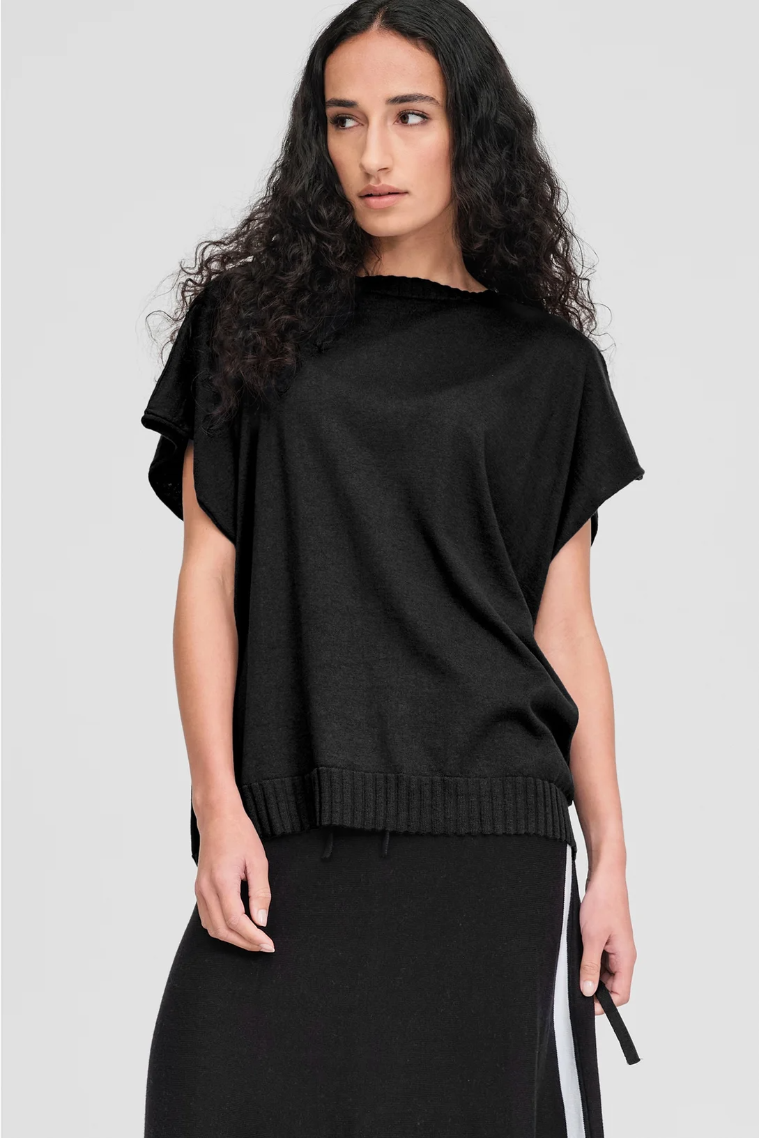 Taylor R Tee - Black