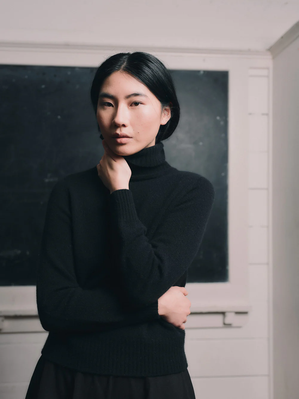 Standard Issue Okewa Crop Funnel Neck - Black