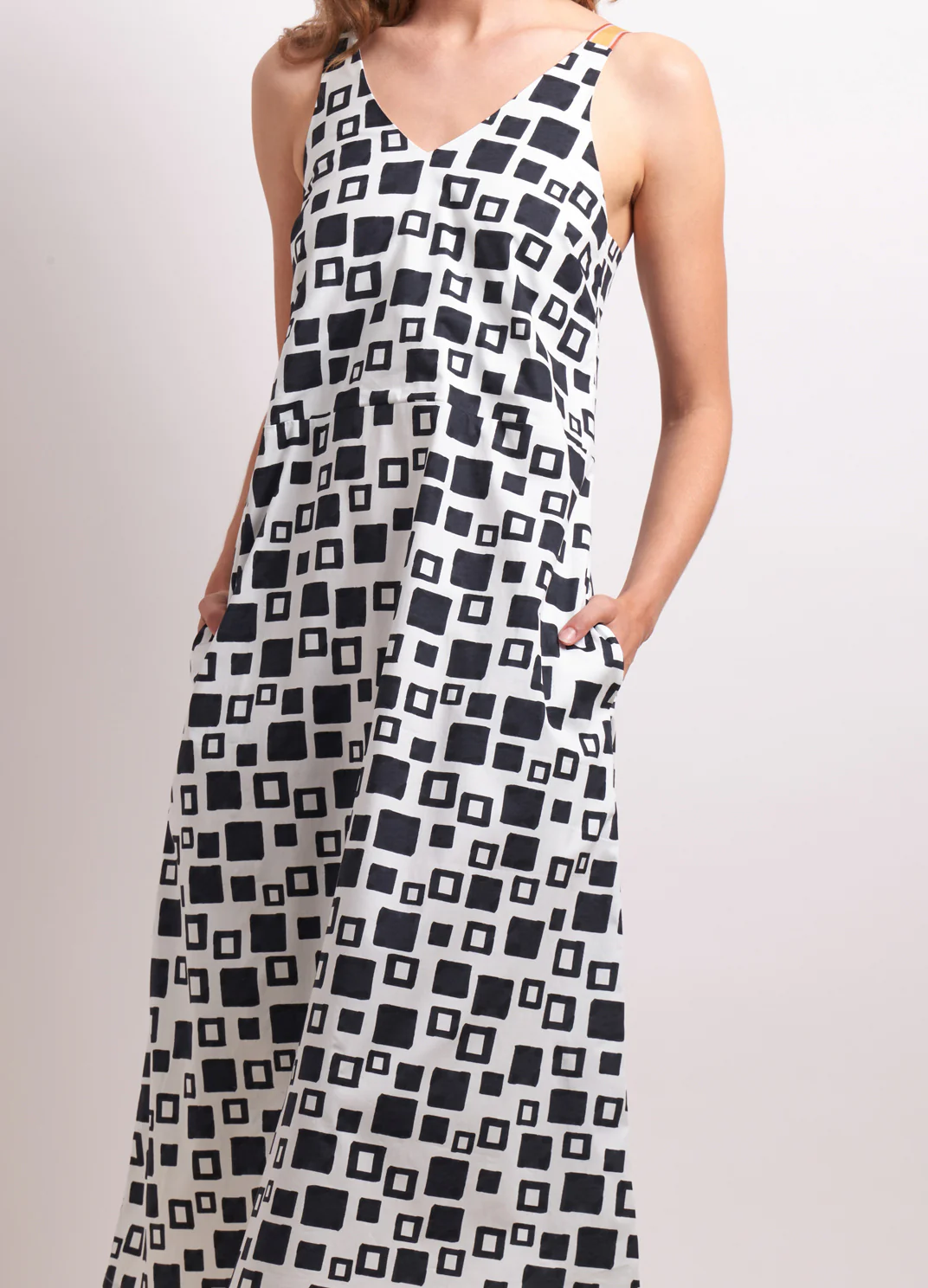 Neris On the Pull Dress - Lino