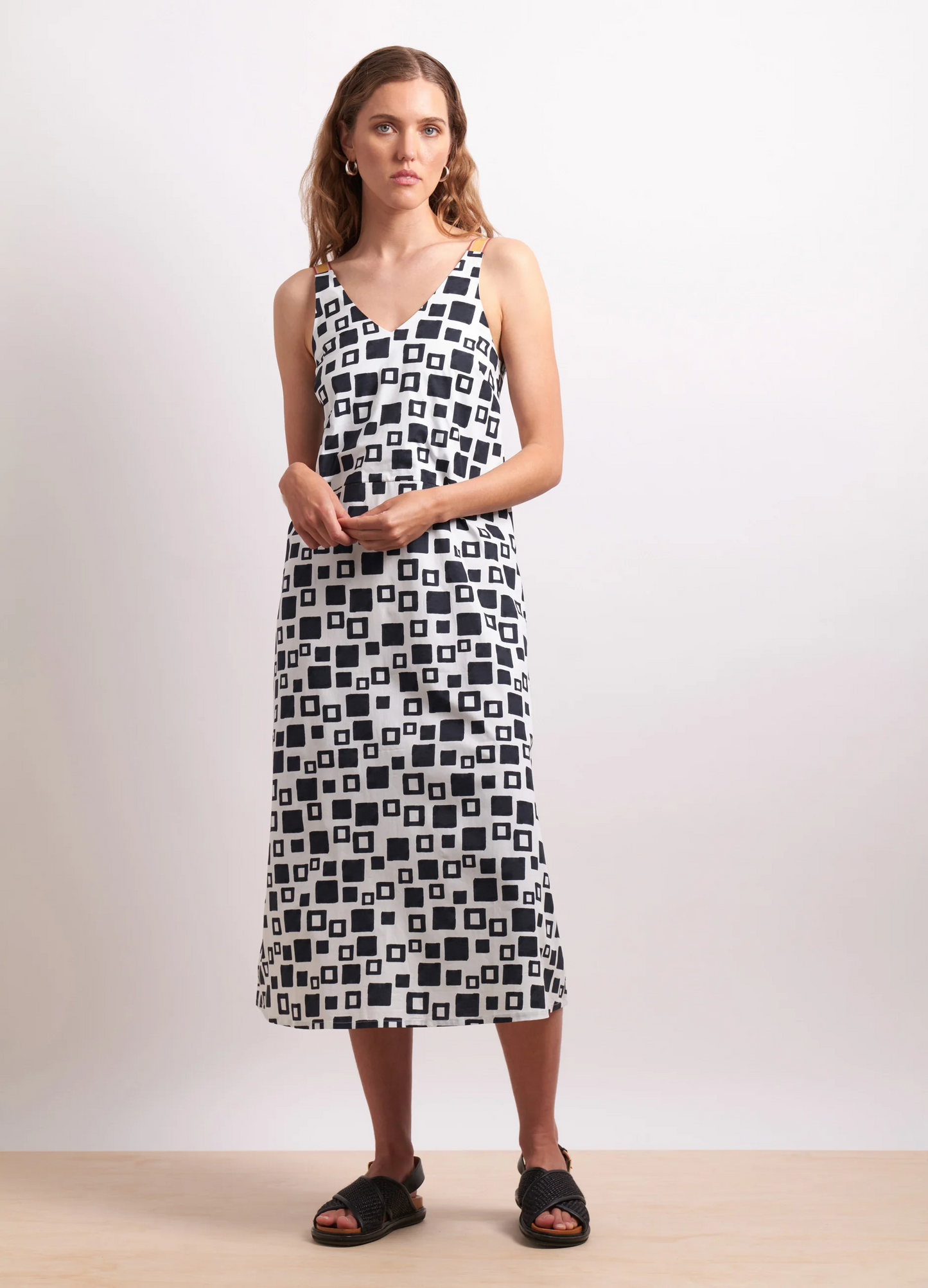 Neris On the Pull Dress - Lino