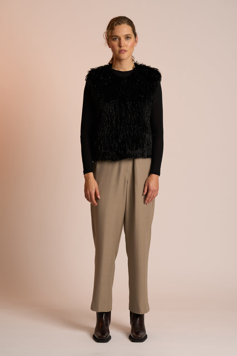 Neris Wilde Gilet - Raven
