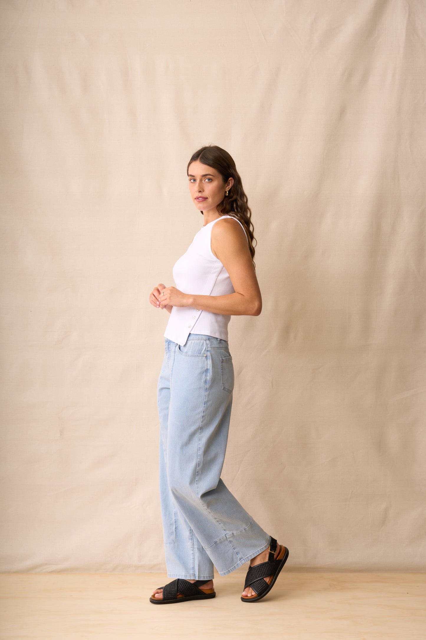 Neris Noah Side Button Tank - White