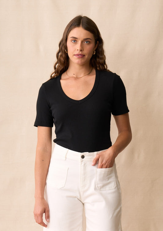 Neris Noah V Neck Tee - Black