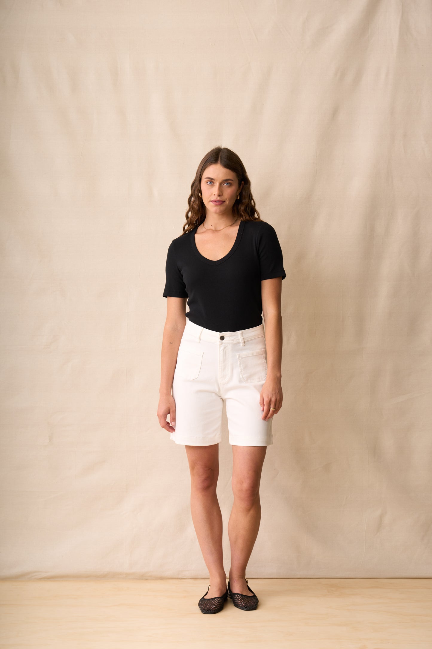 Neris Noah V Neck Tee - Black