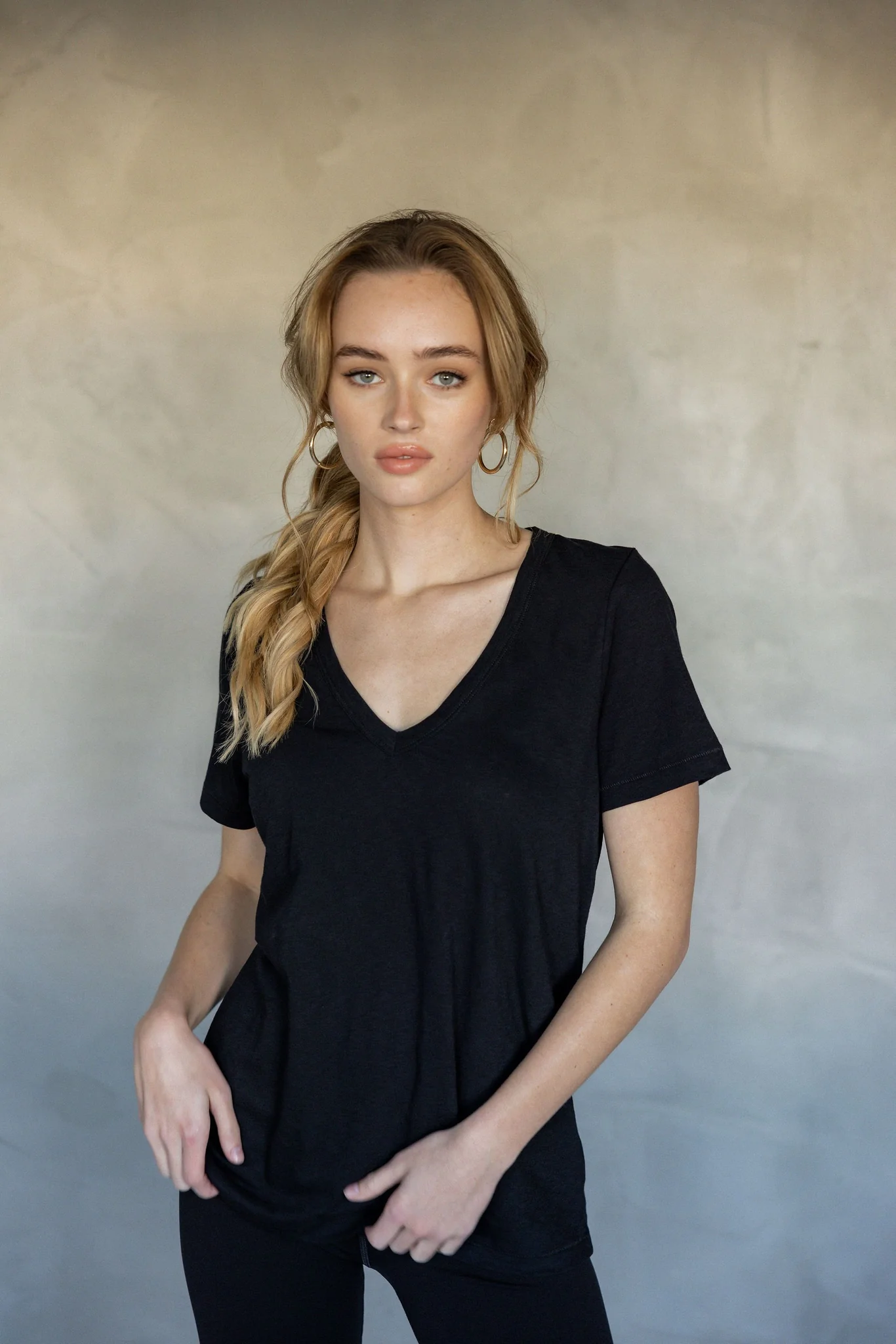 Mazu Before We Expire V-Neck Tee - Black