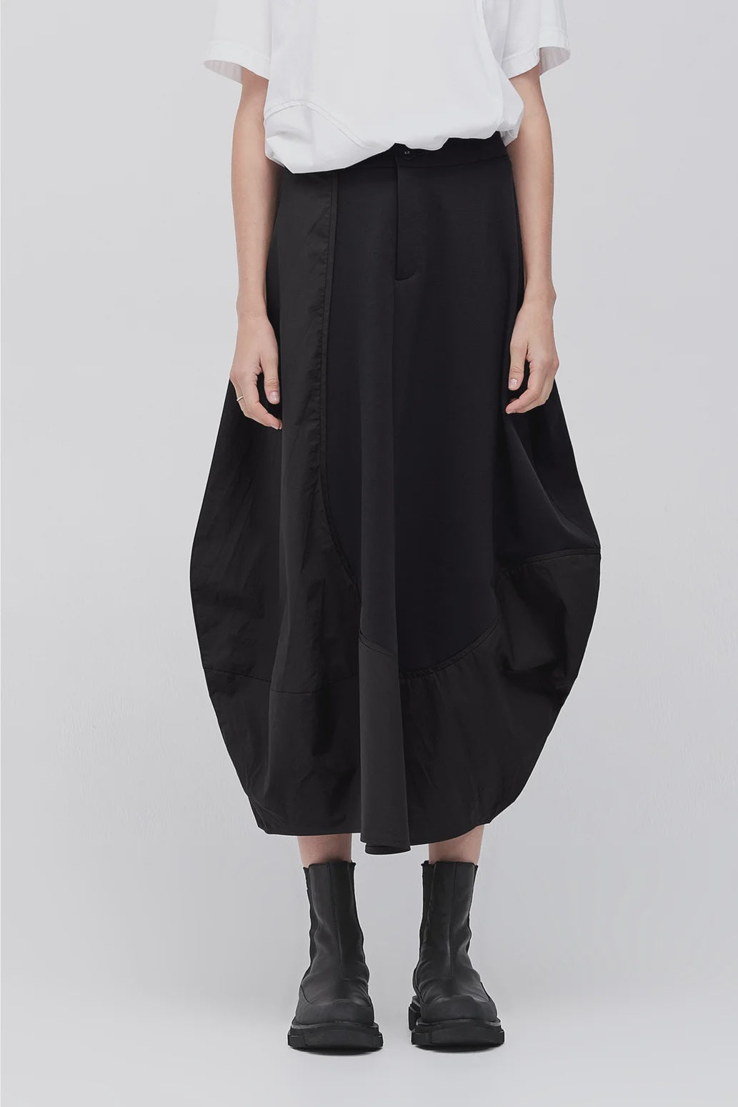 Taylor Wave Skirt - Black