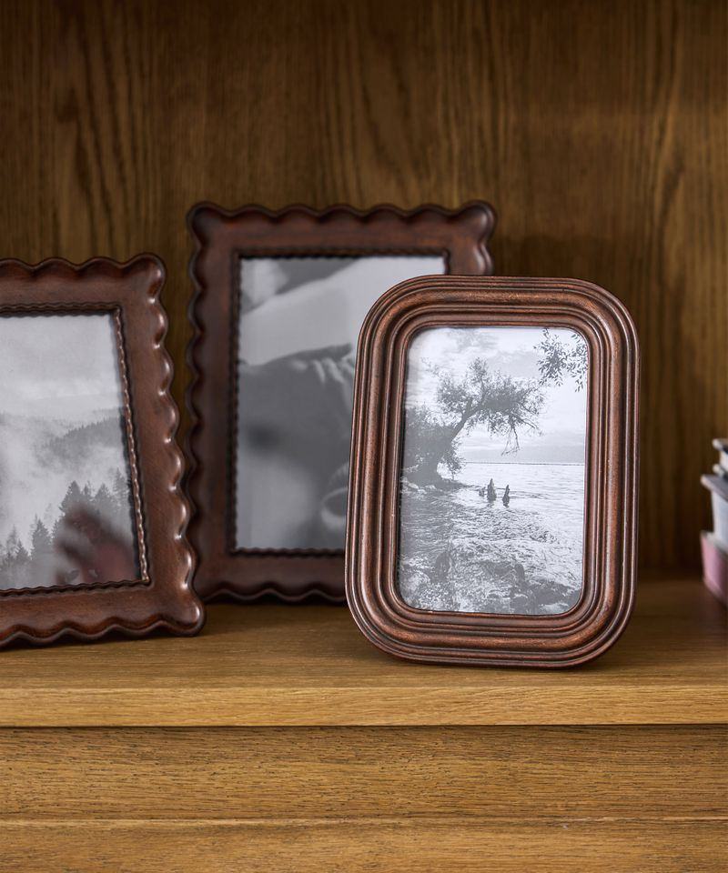 French Country Chestnut Ribbed Photoframe 4x6