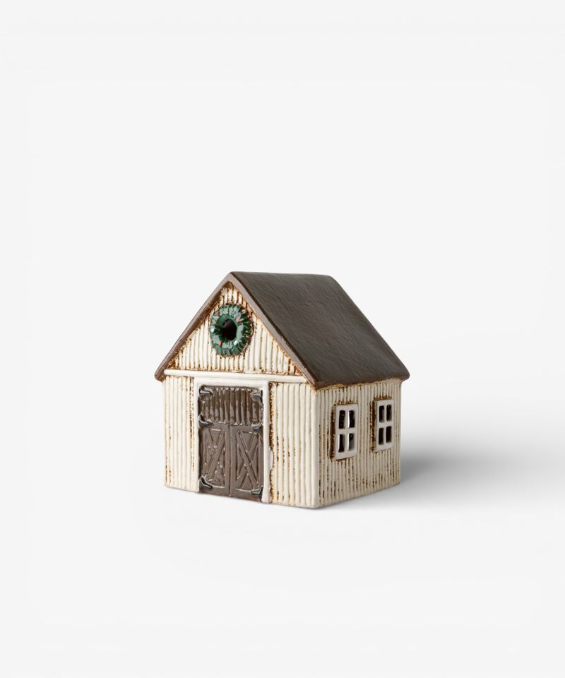 French Country Nordgard Stable With Wreath