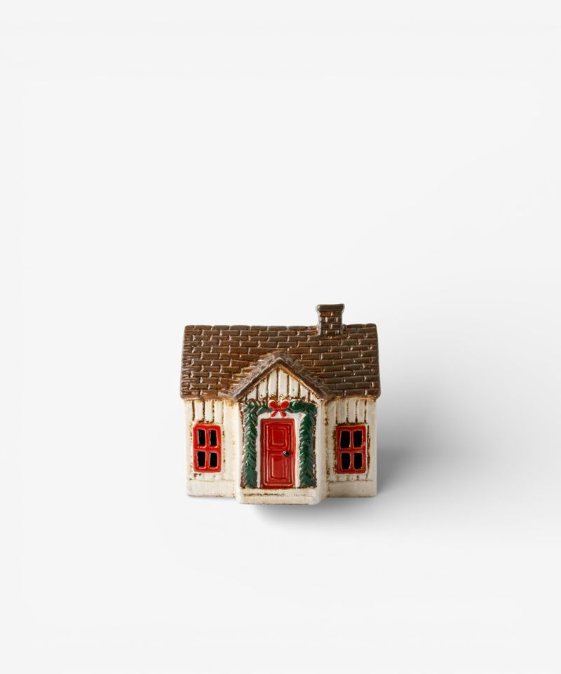 French Country Nordgard Garland Cottage