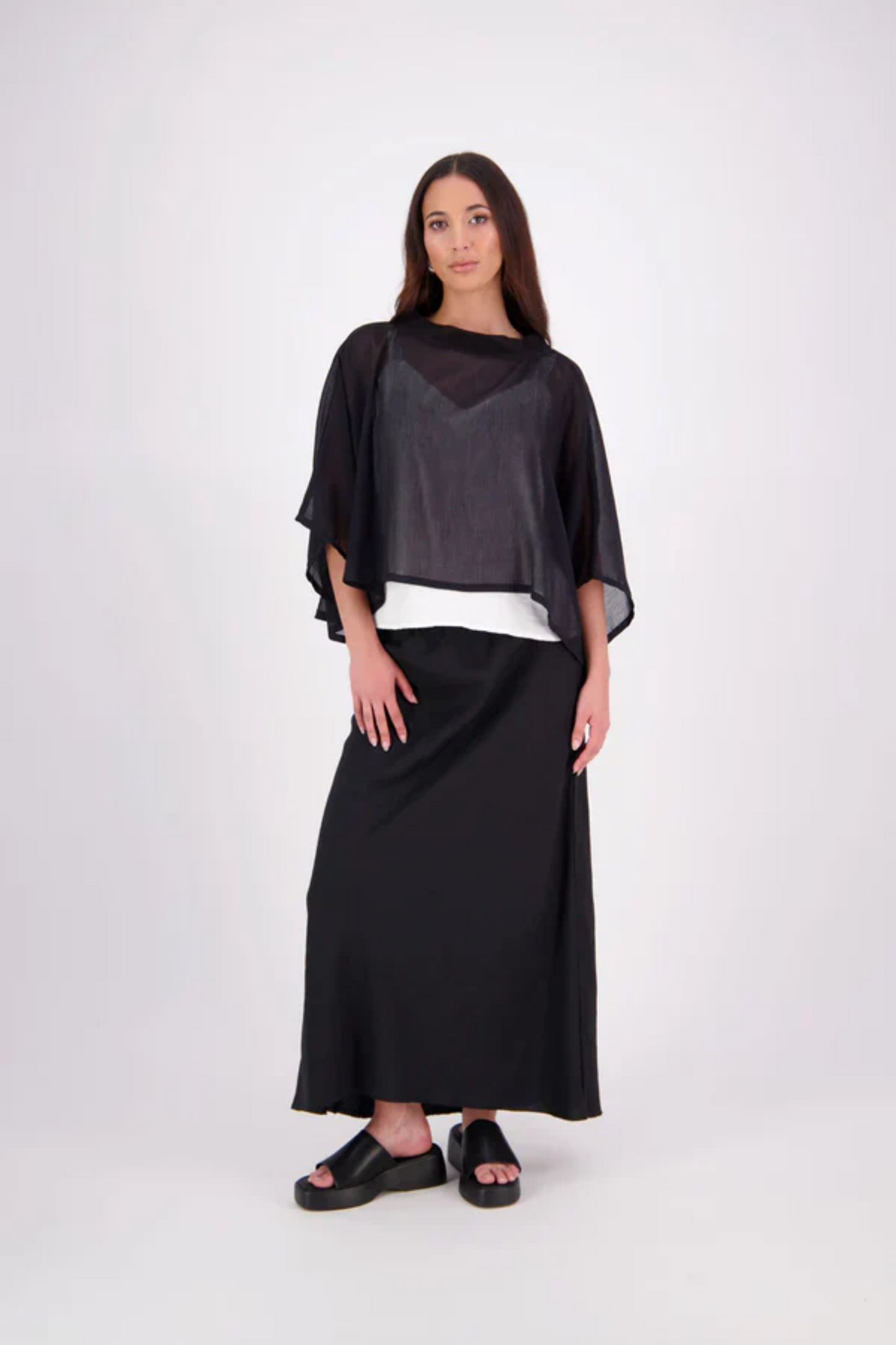 NES Lia Layame - Black