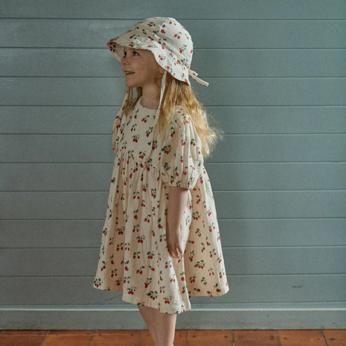 Nature Baby Albertine Dress Muslin - Strawberry Print