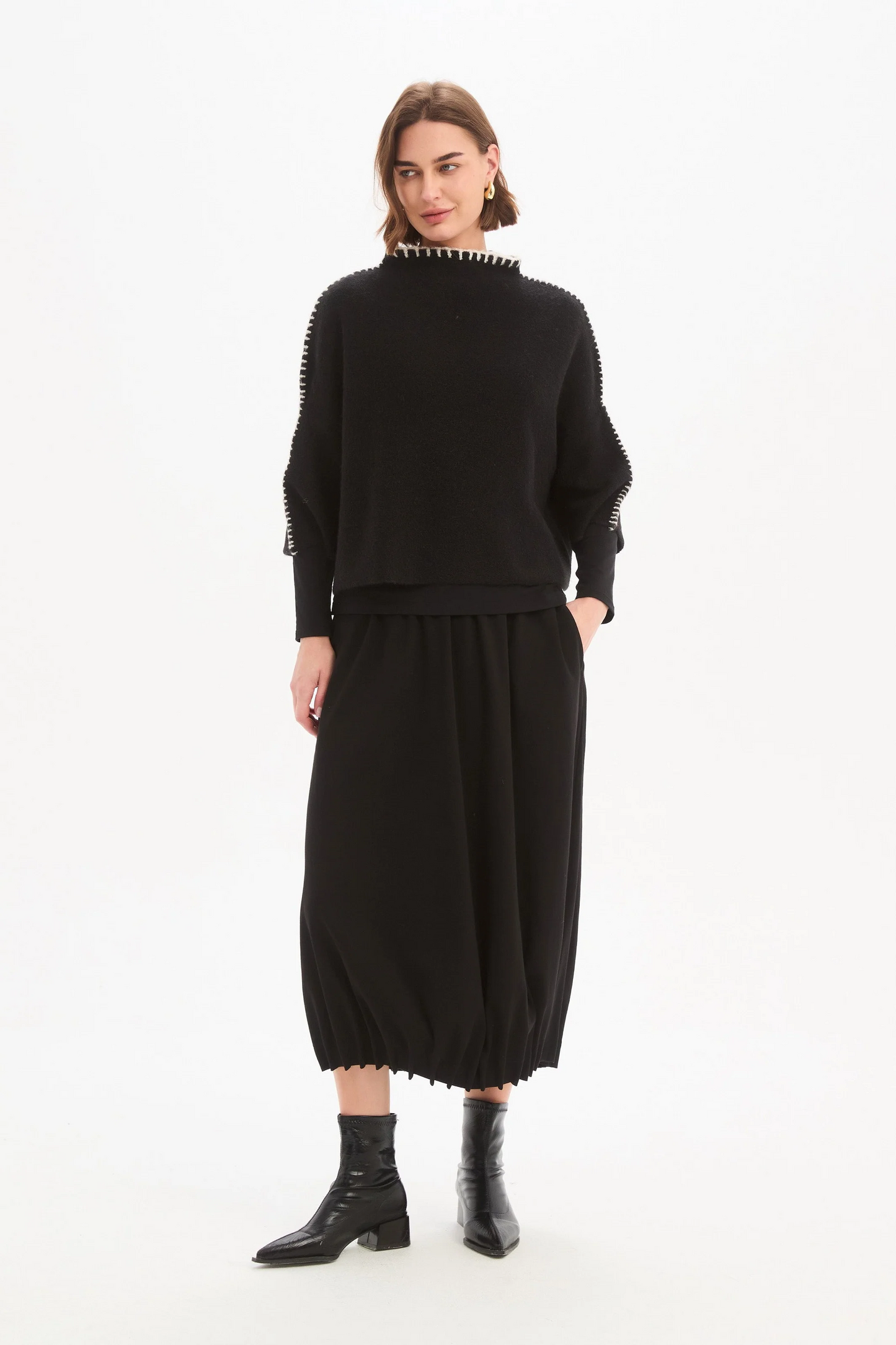 Tirelli Contrast Stitch Detail Knit - Black