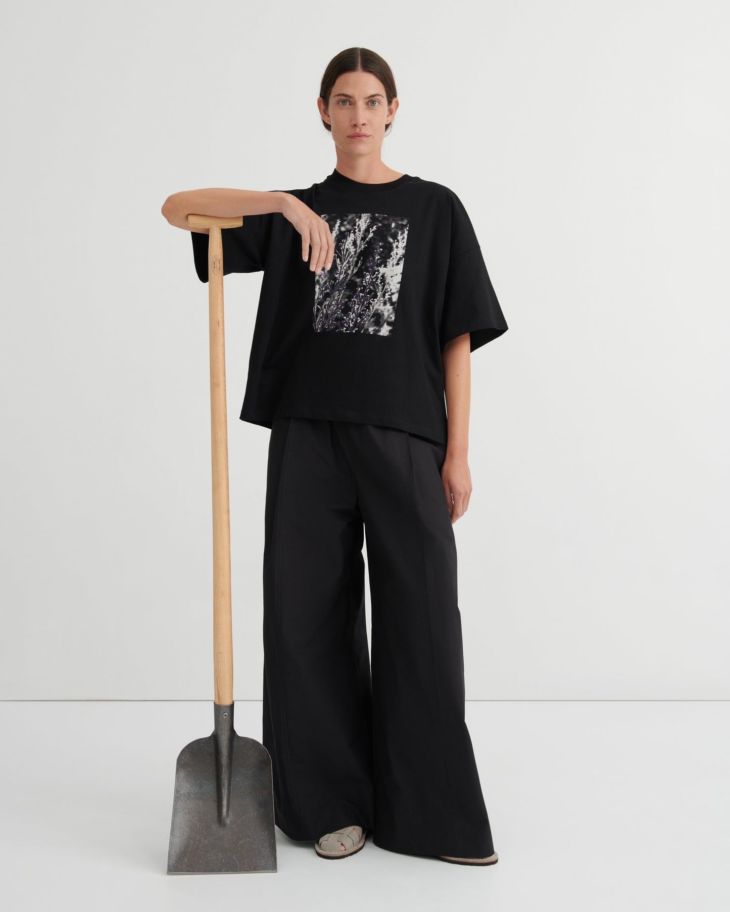 Kowtow Scene Tee - Black